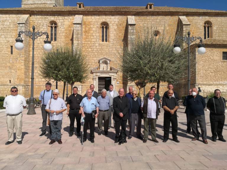 Mons. José Mª Yanguas celebra una jornada de trabajo con los sacerdotes de la Vicaría de San Clemente y Belmonte