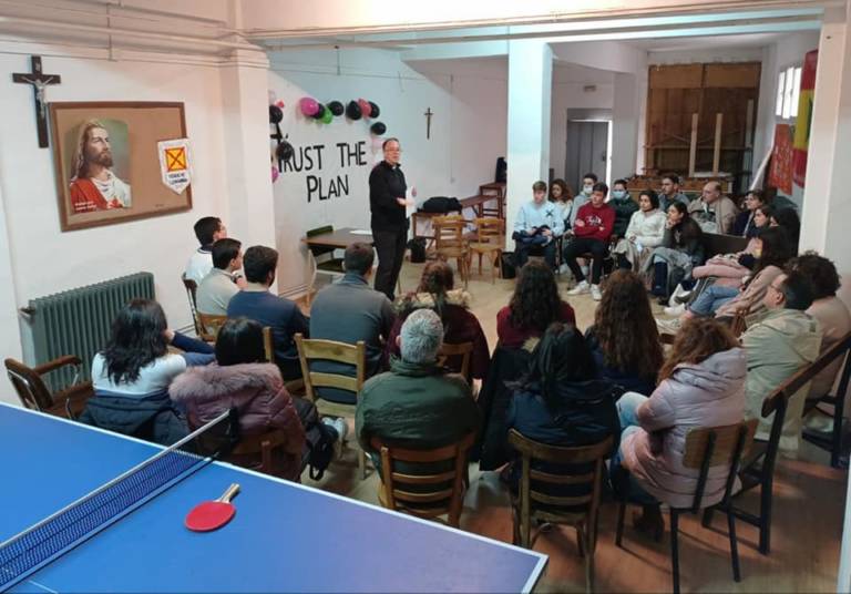 En Católicos En Acción Cuenca, jóvenes, adultos y matrimonios, están participando en la consulta diocesana del Sínodo