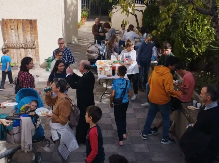 El Sr. Obispo visita a los matrimonios que participan en la ITV matrimonial