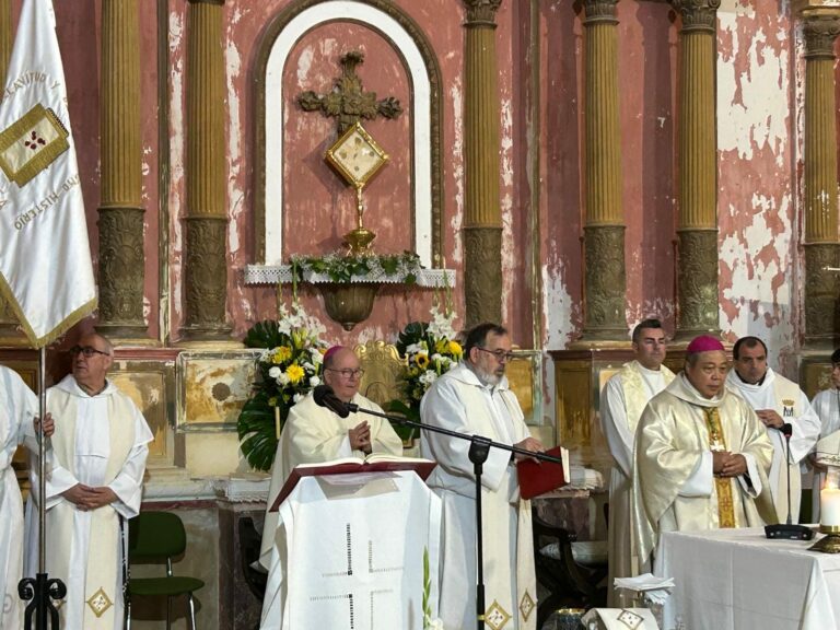 El Nuncio de la Santa Sede asiste al 785 aniversario del milagro de los Corporales y la Santa Hijuela en Carboneras de Guadazadón