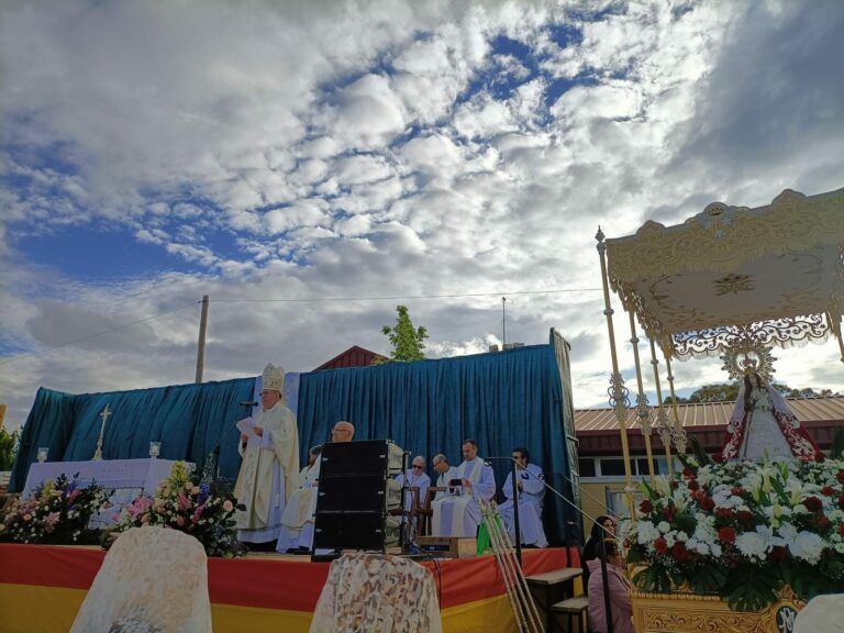 Monseñor Yanguas asiste al 25 Aniversario de la Coronación de la Virgen de Magaceda en Villamayor de Santiago